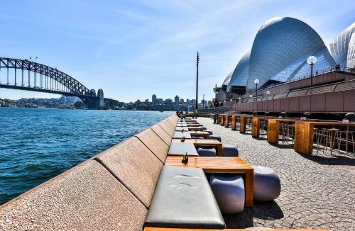 McMahons Point Apartment | KozyGuru | MacMahons Point | Harbour Breeze Escape
