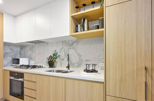 Moonee Ponds Apartment | KozyGuru | Moonee Ponds | Modern 1 Bed Apt Parking