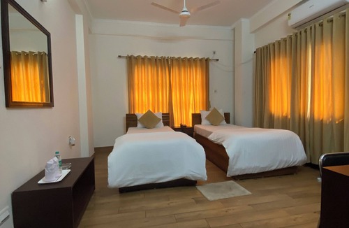 South Dum Dum Bed & Breakfast | Krishna Kunja Guest House