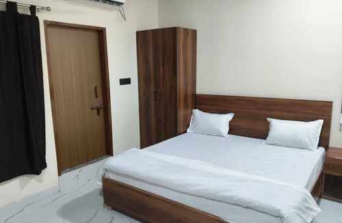 Mathura Hotel | Krishna Residency By Vrindavan Stays
