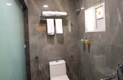 Sriperumbudur Hotel | Krishna's Inn