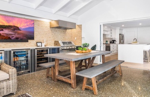 North Avoca House | KU DE TA | Pool , Spacious Home | Accom Holidays