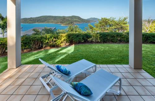 Hamilton Island House | La Bella Waters 1 Wide Reaching Ocean Views And Buggy
