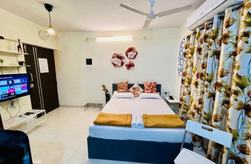 Kandivali East Apartment | La Cherry Studio Service Apartment