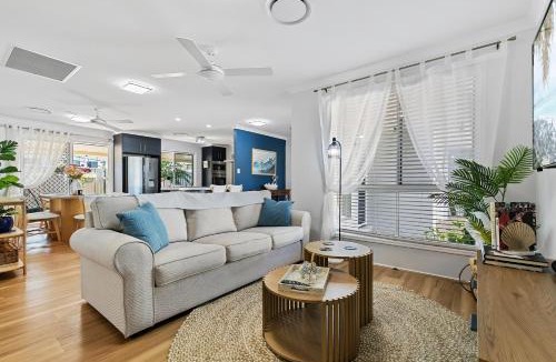 Bongaree House | La Costa!