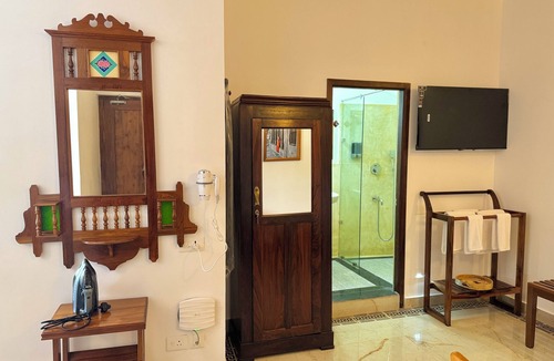 White Town Hotel | La Plage SeaView Suites
