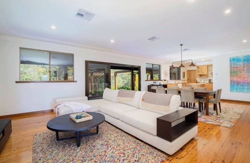 Pokolbin House | La Roseraie Elegant Hunter Valley Vines Homestead