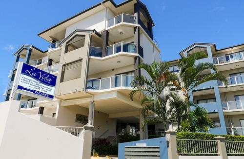 Redcliffe Hotel | La Vida on Anzac