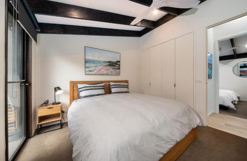 Flinders House | Lady Abigail in Flinders