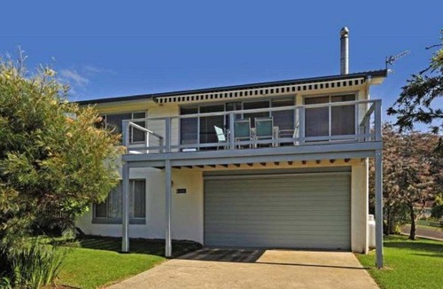 Bendalong House | Lagava ~ Two Storey House with ocean glimpes