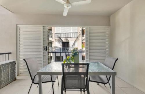 Trinity Beach Apartment | Lagoon Breeze - Beachside Living with Resort Perks