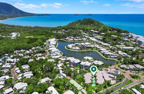 Trinity Beach Hotel | Lagoon Lookout - Poolside Studio near Trinity Beach