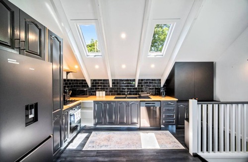 North Tamborine House | Lake front 5 Acre Farmstead with 2 dwellings