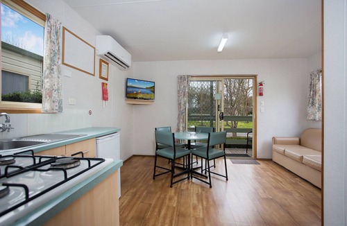 Hamilton Other | Lake Hamilton Motor Village & Caravan Park