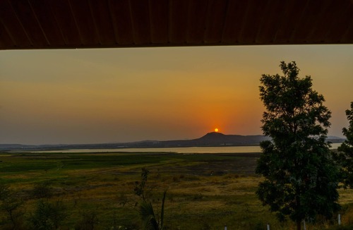Nashik Villa | Lake View Holiday Villa 3 Bed RM nr Sula wine yard