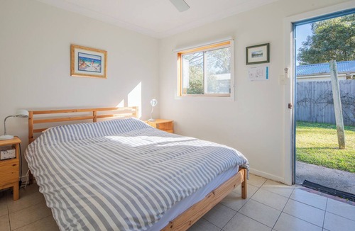 Lake Tabourie House | Lakefront Beach House