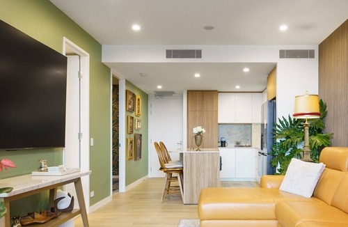 Canberra Apartment | Lakefront Modern Luxury - Paris Meets Canberra