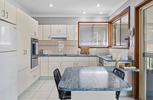 Chittaway Point House | Lakefront Serenity - Kayaks Available