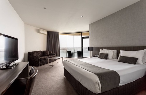 West Lakes Hotel | Lakes Hotel