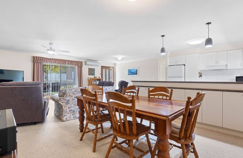 Dalmeny Apartment | Lakesea Unit on Mort