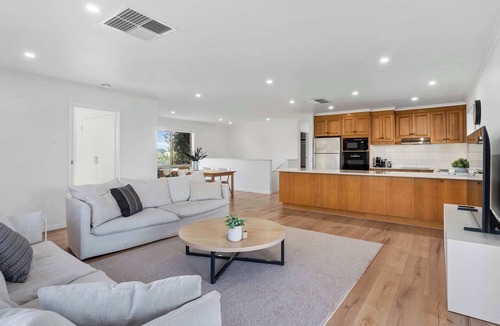 Yarrawonga House | Lakeside Lodge Yarrawonga