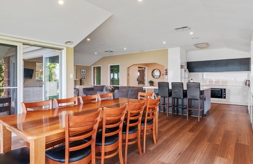 Mulwala House | Lakeside Mulwala absolute waterfront with older private jetty
