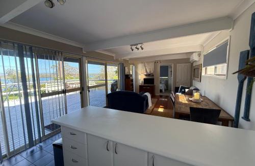 Green Point House | Lakeview Cottage
