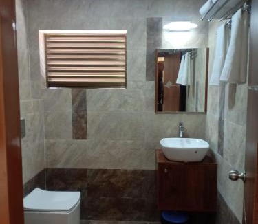 Thiruvarur Hotel | Lakshmi Mahal - V Inn