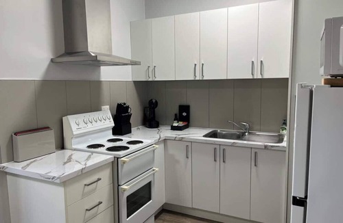 Slade Point Apartment | Lambert's Beach Awaits with Wifi
