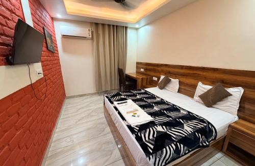 Rohtak Hotel | Landlord Premier