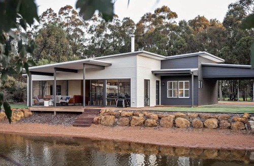 Burnside House | Lang Chalet - Vineyard Bliss on the Waterfront