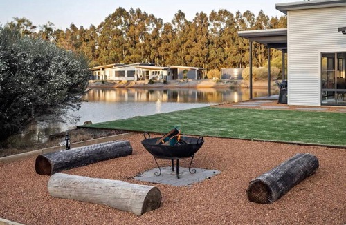 Burnside House | Lang Chalet - Vineyard Bliss on the Waterfront