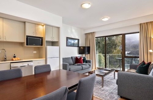 Thredbo Apartment | Lantern 18 Balcony