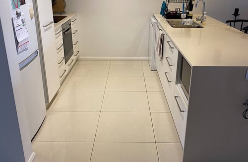 Coffs Harbour Apartment | Large 3x bedroom apartment directly opposite beach. Very comfortable and cosy.