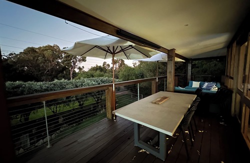 Eagle Bay Apartment | Large Eagle Bay Holiday Apartment Very Close to Beach