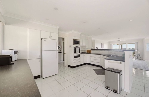 Coomba Park House | Large group retreat overlooking beautiful Wallis Lake with stunning views.
