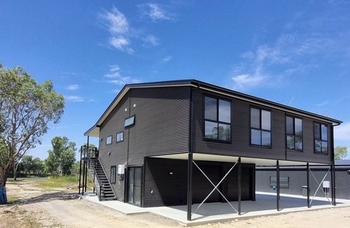 Walker Flat House | Large home on the water with boat ramp and jetty