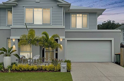 Bells Creek House | Large & spacious, 3 living rooms w/ patio & pool