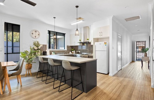Largs Bay House | Largs Tides—Modern Stay Between Beach & Dining