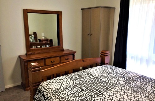 Traralgon House | Latrobe Valley Guest House - 4 Bedrooms - 2 Bathrooms