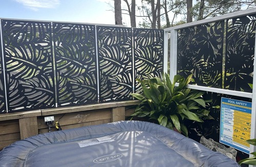 St. Georges Basin House | Lavender Cottage - Garden Retreat with Jacuzzi Oasis in St Georges Basin