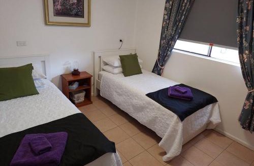 Lightning Ridge House | Lavender Cottage - At home in Lightning Ridge