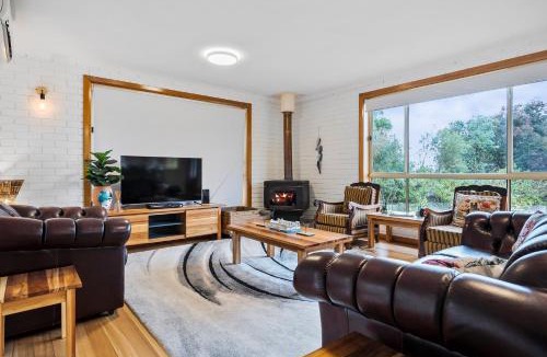 Blackmans Bay House | Lavender Cove
