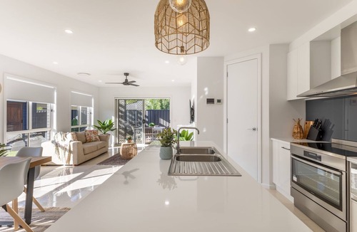 Myrtleford House | Lavender & Olive - Pet Friendly, Family Friendly