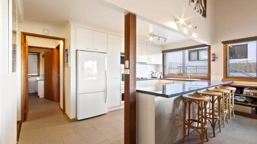 Hotham Heights Apartment | Lawlers 4