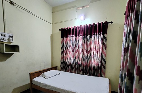 Perintalmanna Hotel | Layali Ooty Transit Lodging