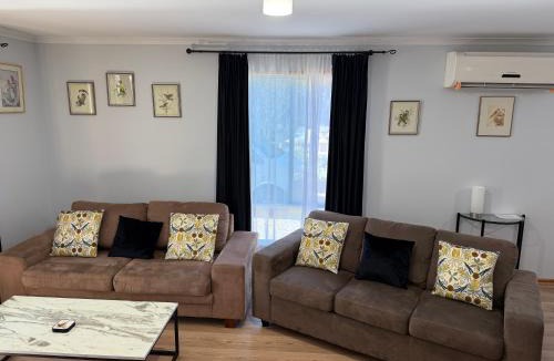 Victor Harbor House | Lazy Days Cottage - Victor Harbor