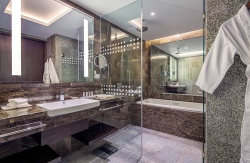 Dhaka Resort | Le Meridien Dhaka