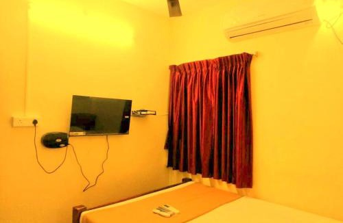 Kalapettai Apartment | LE PRINCE VILLA STAY with CAR PARKING- triple 9 triple 4 16 double zero