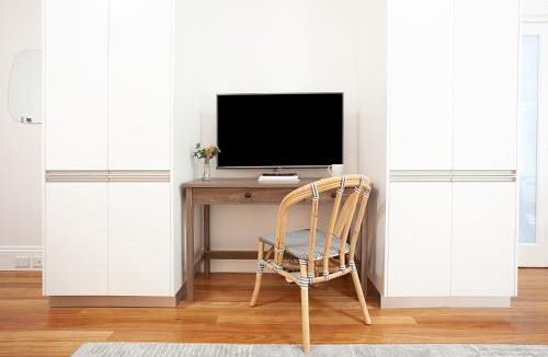 Lewisham Apartment | Leafy and Tranquil Inner West Studio Apartment